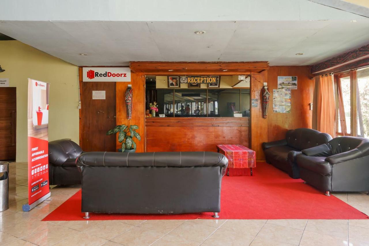 Reddoorz @ Tuktuk Danau Toba Hotell Exteriör bild